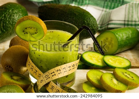 Detoxifying Juice with kiwi,cuccumber and avocado