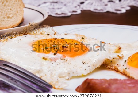 fried egg and bacon for breakfast for a loved one