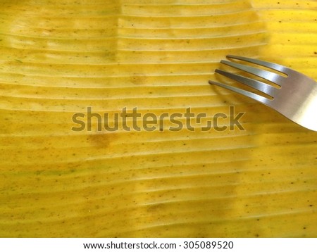 Dry banana leaf use as a dish