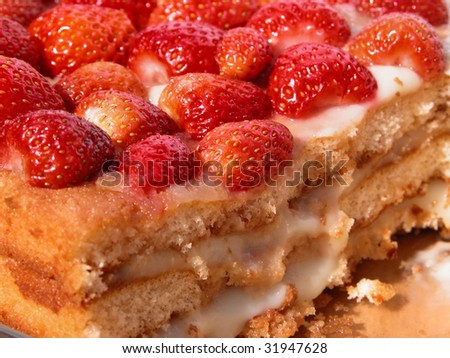 Strawberry Sponge Cake with creamy almond cream.