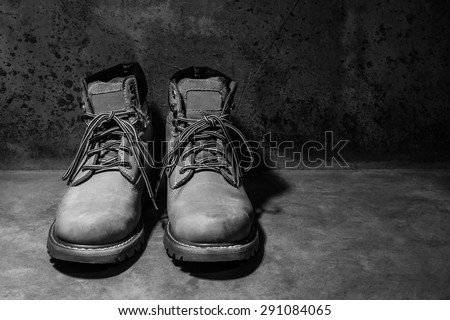 Boots in the black & white  for still life working hard boots