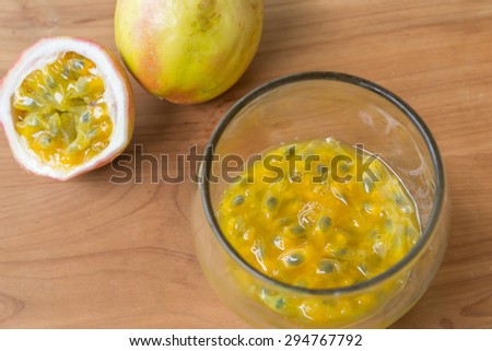 Fresh passion fruit juice with passion fruits