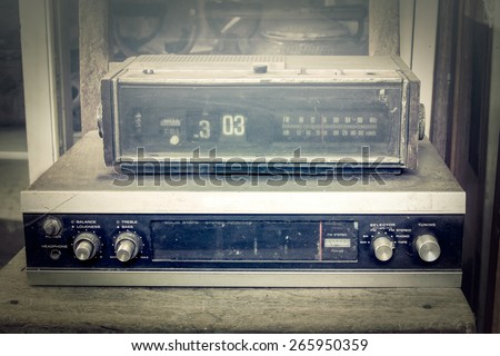 old vintage radio,retro technology