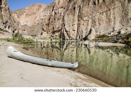 Canoe at the river in Big Bend National Park