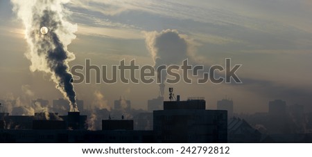 Environmental pollution. It is very cold in the morning sunrise, environmental pollution.