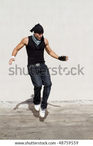hip hop dancer dancing