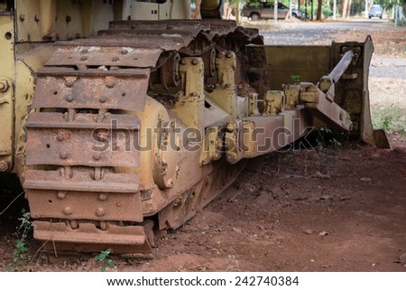 this is an image of some tractor tracks on an old style farm tractor