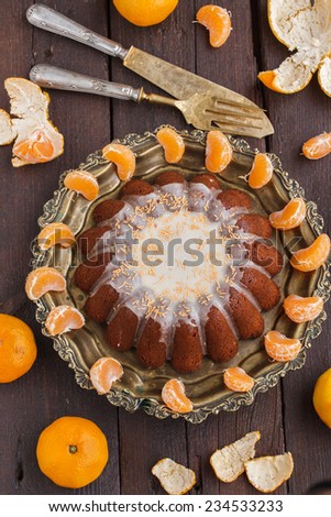 Tangerine cake with vanilla glaze