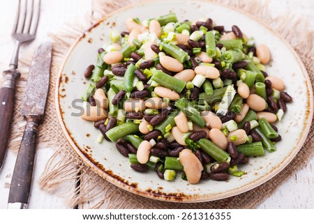 Salad three-bean with garlic.