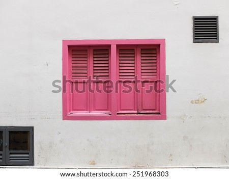 The pink Windows on white wall blank for text