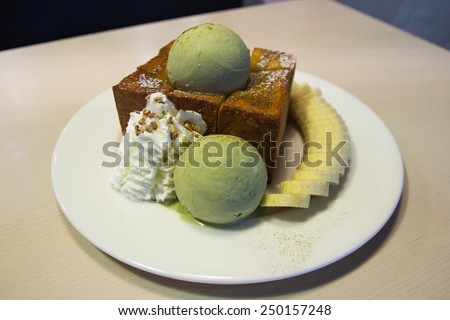 green tea ice cream and honey toast with banana
