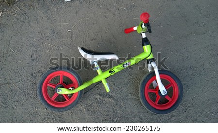 Green Balance Bicycle - Bike without Pedals for Kids - Run Bike