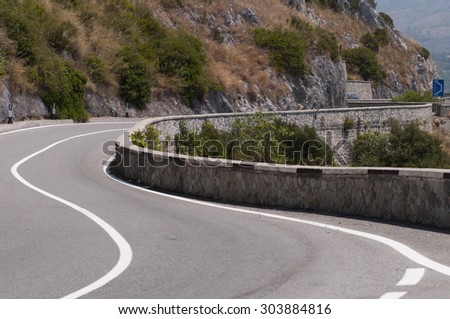 panoramic road curve