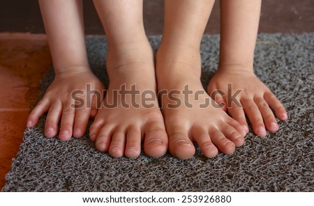 Kid\'s hand and foot