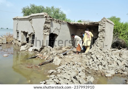 SINDH, PAKISTAN-SEPT 15: Flood affected people, September 15, 2010 in Sindh