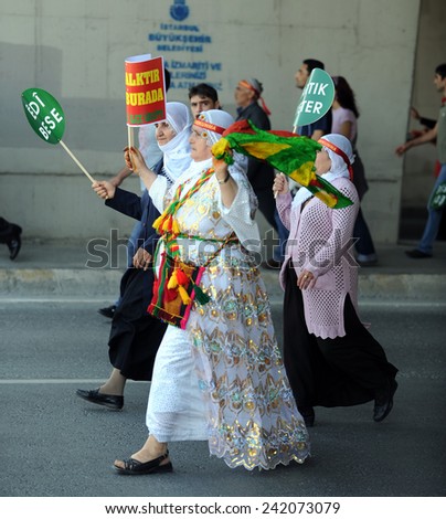 ISTANBUL,TURKEY - SEPTEMBER  01: Kurds, celebrating the World Peace Day. Kurdish women participated in traditional clothes  on September  01, 2009 in Istanbul, Turkey.