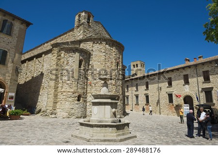 SAN LEO, ITALY - MAY 14, 2013: View to the central square of San Leo medieval town in San Leo, Italy.