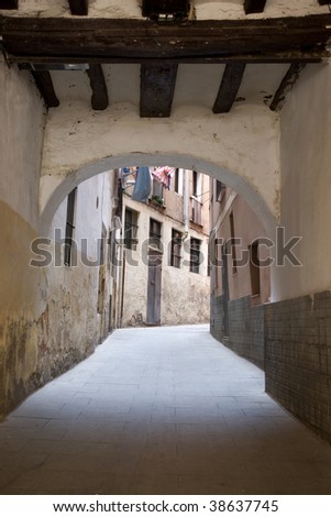 Street with vault in the old town of Barcelona