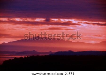 Coastal Sunset, Mountain background