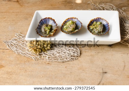 Limpets are marine mollusk with a conical shell, which adhere strongly to the rocks. They are a typical snack of the Canary Islands.