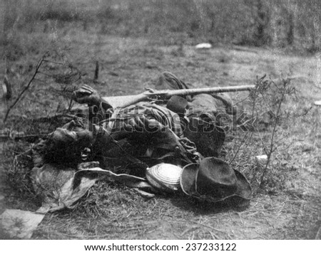 Dead Confederate soldier of Ewell\'s Corps near Spottsylvania Court House, Virginia, photo by Timothy O\'Sullivan, May 19, 1864.