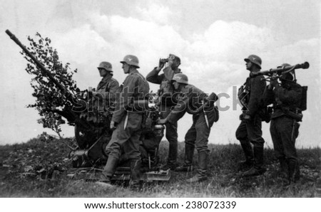 World War II, German anti-aircraft soldiers, ca. 1940