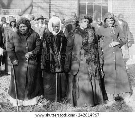 Four Elderly African American women at a Convention of ex-slaves, Washington, D.C., 1916.