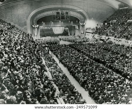 Crowd in Cleveland to hear Franklin Roosevelt\'s campaign speech. Nov. 3, 1940. It was his final a speech before election day.