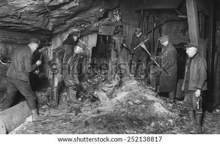 Coal miners preparing to returned to work after the great strike, Scranton, PA 2/14/26.