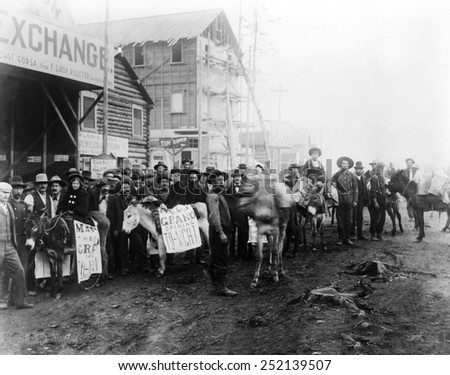 EV1801-GOLD RUSH TOWN, Dawson City during the \'Gold Rush\', c. late 1830s.