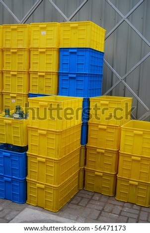 Colour plastic boxes