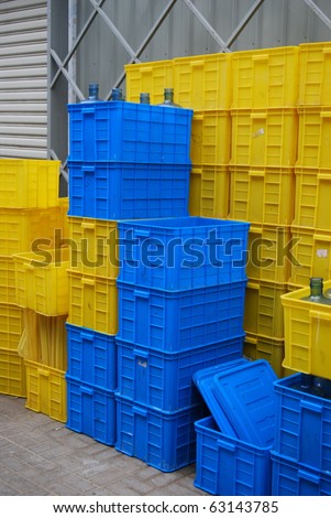 Colour plastic boxes