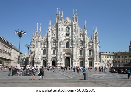 MILAN, ITALY - AUGUST, 8: tourists wait to enter  The Dome of Milan, the most famous cathedral of North Italy, on August 8, 2010 in Milan, Italy