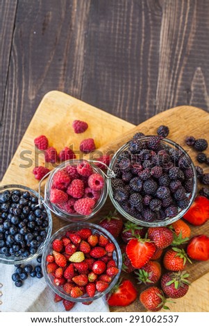 berry mix on wooden desk