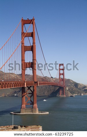 Golden Gate,San Fransisco in Sunny day .Vertical Format