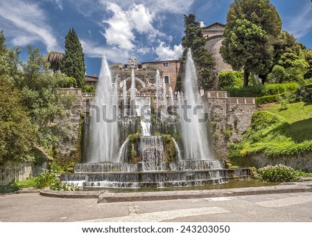 Tivoli, the elder brother of Rome , located on the western slope of the Sabine Mountains  - a city in the Italian region of Lazio, on the river Anio.