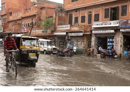 JAIPUR, INDIA, 13 MARCH 2015, SEVERE WEATHER CAUSES DISRUPTION IN NORTHERN INDIA. Global warming has resulted in a disturbance of the weather pattern in India