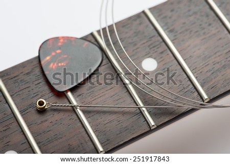 Electric guitar frets with mediator