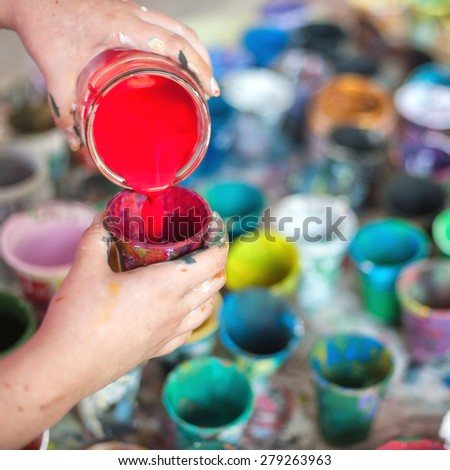 Pour paint hands