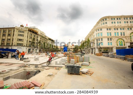 Ho Chi Minh city, Vietnam - April 4, 2015 : 2015 the city began to overhaul the roads in the center, making the pedestrian streets, the subway station. city center is now a construction site bustles