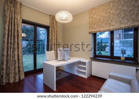 Travertine house - modern interior home office