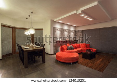 Ruby House - Living Room With Wooden Table