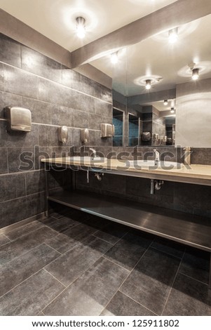 Woodland Hotel - Bathroom With Two Wash Basins