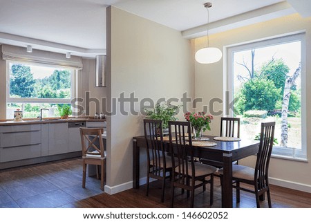 Bright space - an elegant and spacious dining room and kitchen