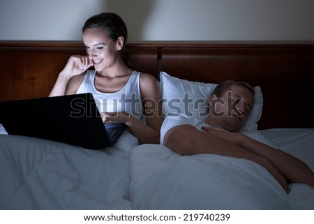 Strong addiction to the internet at night