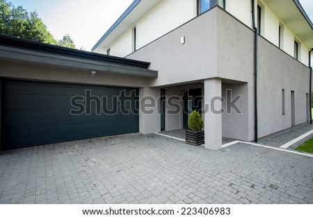 Horizontal view of garage from the outside