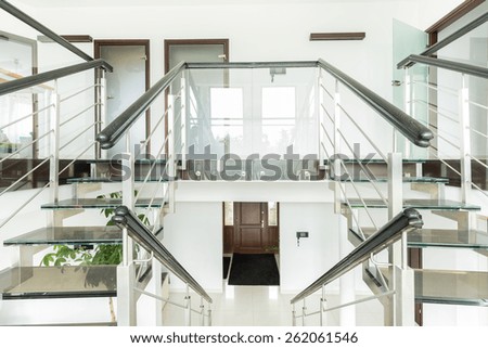 Elegant up-to-date corridor on the first floor with marble stairs