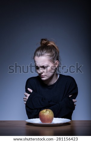 Image of teenage girl with eating disorder