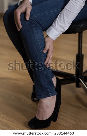 Acute cramp in calf at workplace