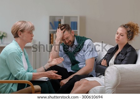 Picture of married couple in separation during therapy